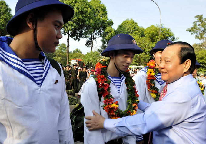 La jeunesse vietnamienne contribue à la défense de la Patrie