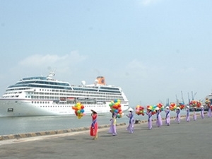Le Vietnam accueille 900 touristes du paquebot Columbus 2
