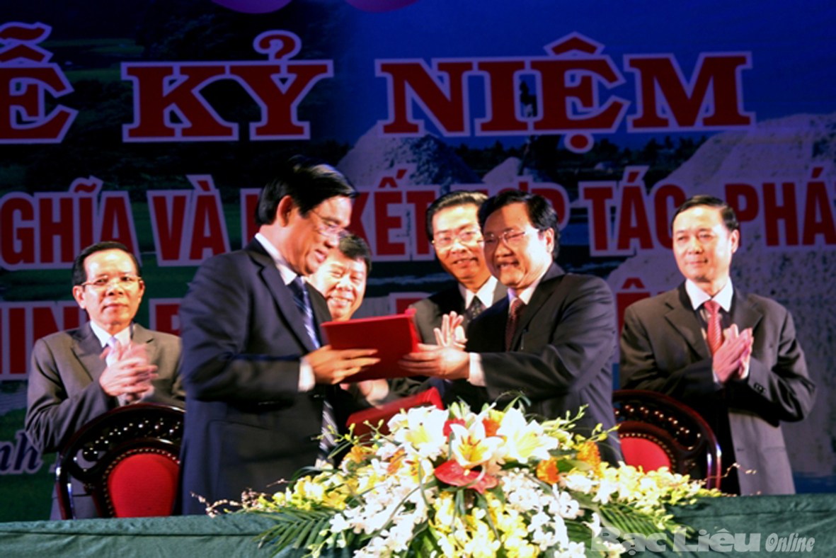 Lễ kỷ niệm 53 năm kết nghĩa và ký kết hợp tác, phát triển Ninh Bình - Bạc Liêu