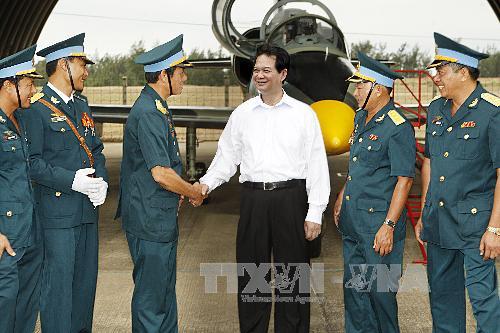 政府总理探访910号空军团