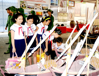 Diverse cultural activities during Quang Ngai Sea and Islands Cultural Week 2013