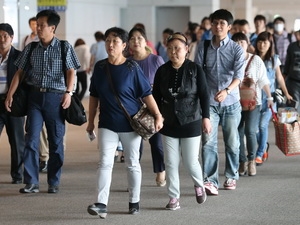 100 million Chinese tourists to travel abroad