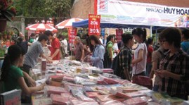 Book reading festival opens in Hanoi