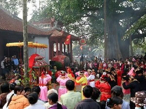 越南奠边省举行“黄功质-本府城”庙会