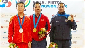 Hoang Xuan Vinh champion du monde de tir