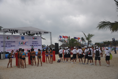 2013年下龙——巡洲亚洲沙滩女排锦标赛正式开幕