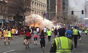 Deux bommes font au moins trois morts au marathon de Boston