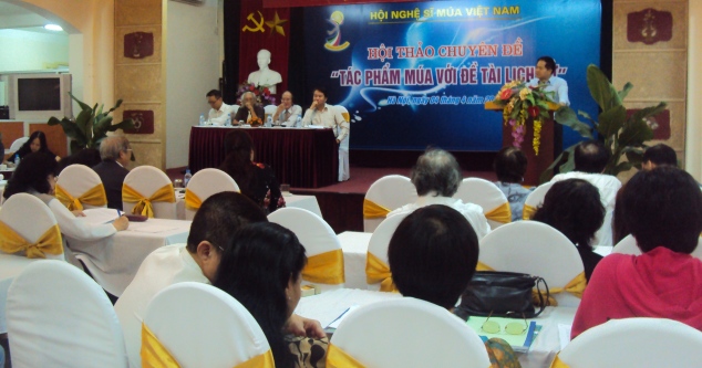 Nhìn lại lịch sử với vẻ đẹp mới đầy tự hào và kiêu hãnh