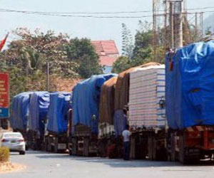 Ngày đầu ra quân xử lý ô tô chở hàng quá khổ, quá tải