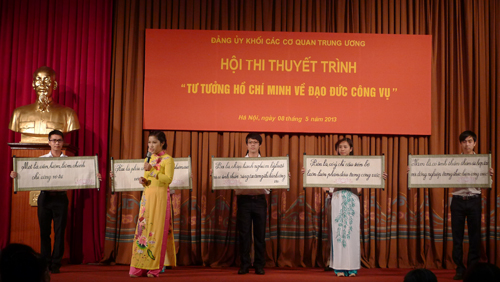 Thực thi đạo đức công vụ và nâng cao chất lượng sinh hoạt chi bộ