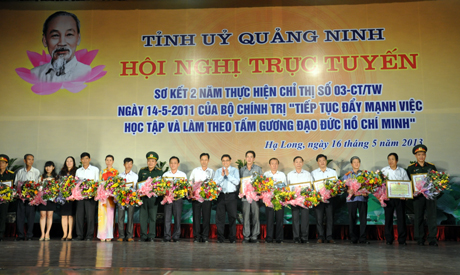 Tuyên dương nhiều tập thể, cá nhân tiêu biểu học tập và làm theo tấm gương đạo đức Hồ Chí Minh