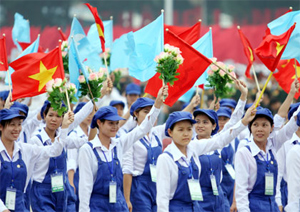 Xây dựng giai cấp công nhân Việt Nam ngang tầm nhiệm vụ