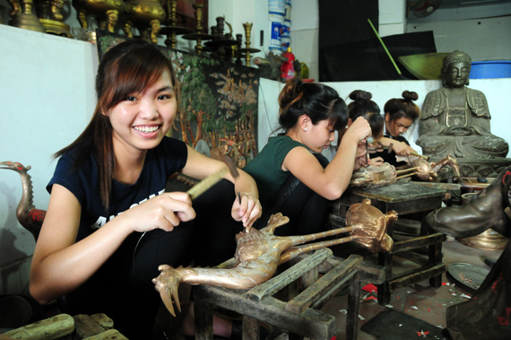 Dai Bai bronze casting village