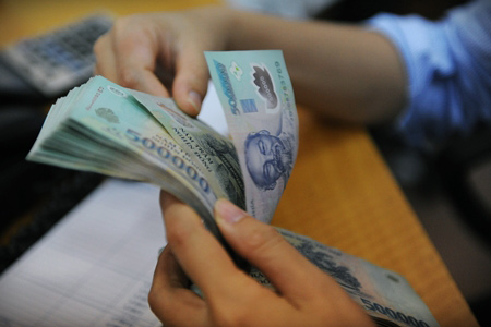 VND credit growth at 4 57 percent in five months