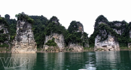 山中下龙湾——纳杭湖