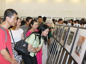 Photo exhibition to raise funds for poor patients