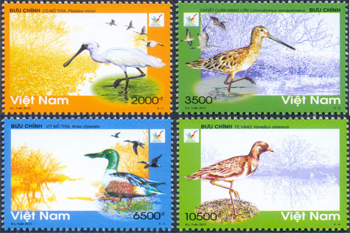 Stamps on birds in Xuan Thuy National Park issued