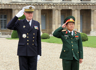 La coopération militaire contribue à promouvoir les relations Vietnam-France