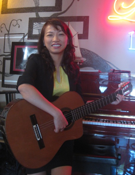 Nghệ sĩ guitar Kim Chung lần đầu tiên biểu diễn tại Hà Nội
