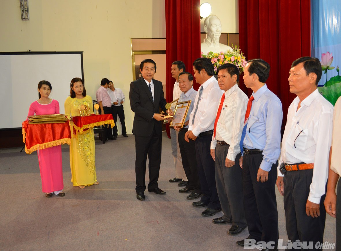 Sơ kết 2 năm thực hiện Chỉ thị 03 về tiếp tục đẩy mạnh học tập và làm theo tấm gương đạo đức Hồ Chí Minh