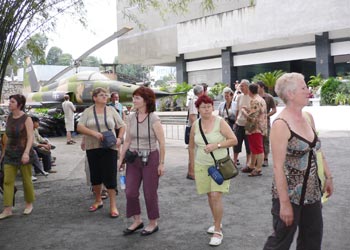 Over 1 9 million foreign arrivals to HCMC in six months