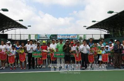 2013年全国青少年网球锦标赛在平阳省拉开战幕