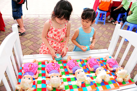 河内：热闹非凡的六一国际儿童节