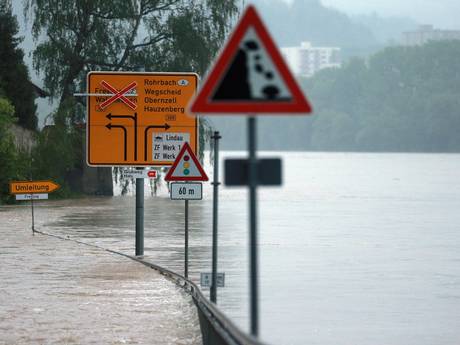 Inondations en Europe  au moins dix morts, des milliers de foyers évacués
