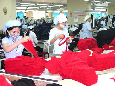 Five-month garment and textile exports valued at USD7 18 billion