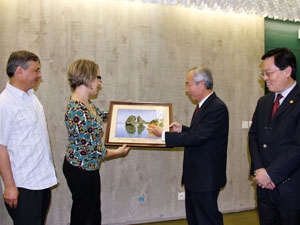 Le Vietnam prend en haute considération le rôle du Parti communiste français