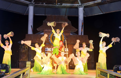 Traditional art performances for tourists piloted