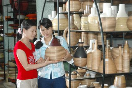Traditional crafts to be introduced in Hanoi s Old Quarter