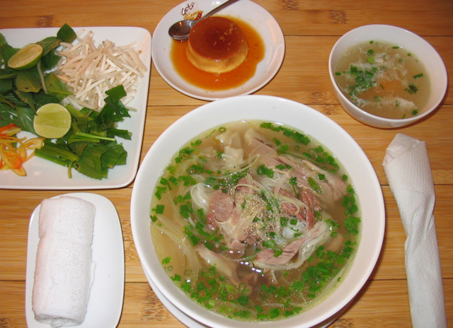 “Gastronomy streets” plan in Hanoi ancient quarter