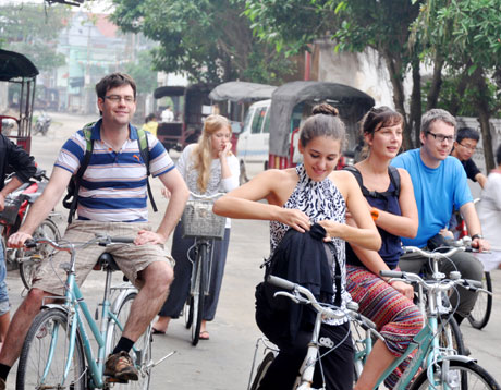 Over 4 6 million tourists visit Quang Ninh in first six months