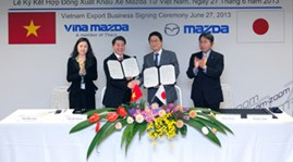 Vietnam Mazda exports cars to Laos