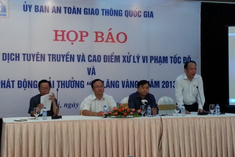 Tổ chức chiến dịch tuyên truyền và cao điểm xử lý vi phạm tốc độ