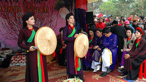 斥资近650亿越盾保存官贺和歌筹民歌