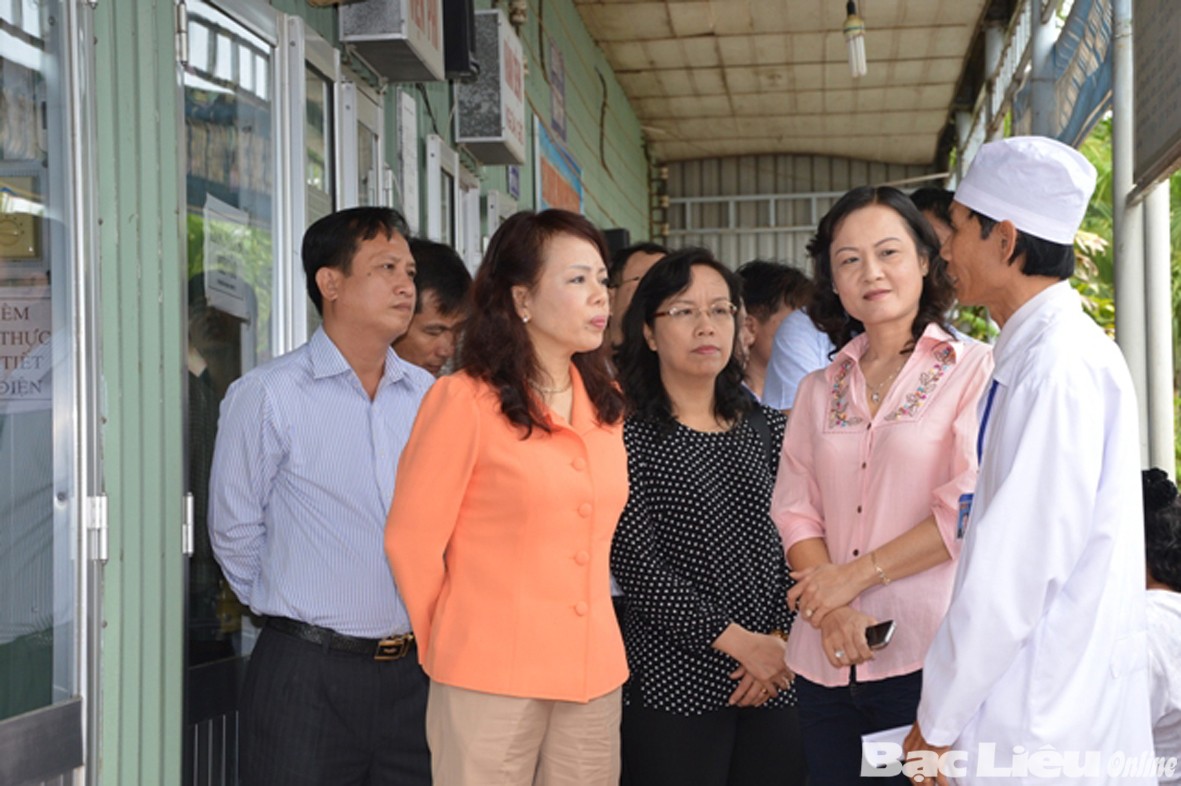 Bộ trưởng Bộ Y tế Nguyễn Thị Kim Tiến làm việc với tỉnh Bạc Liêu