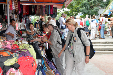 Intensifying management of tourism and business environment in Quang Ninh