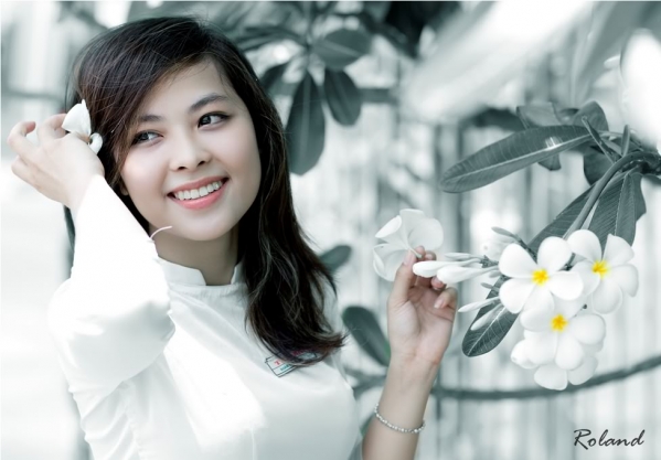 Lancement d’un concours sur la beauté de l’élégance des étudiantes vietnamiennes 2013