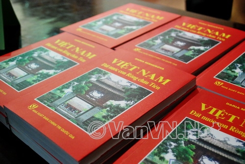 “Việt Nam – Đất nước con Rồng, cháu Tiên”
