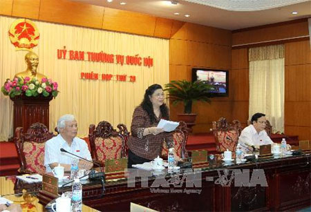 Chương trình – Sách giáo khoa chưa cân đối dạy “chữ” với dạy “người”