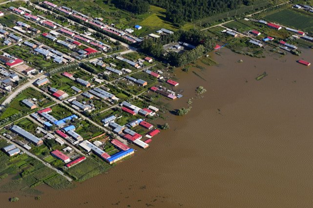 Chine 80 morts dus aux inondations