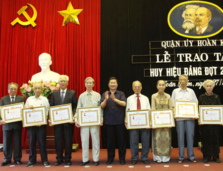 Diverse activities in Hanoi mark August Revolution and National Independence Day