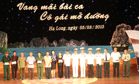 Art performance marks historical event in Quang Ninh province