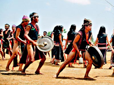 Année nationale du tourisme 2014 Préserver et valoriser la culture du Tay Nguyen