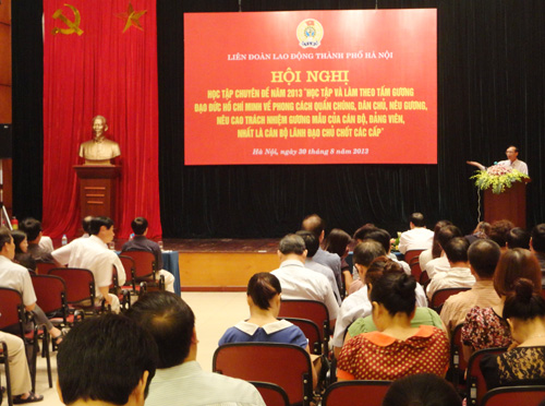 Nâng cao nhận thức, trách nhiệm của cán bộ, đảng viên về học tập và làm theo tấm gương Bác Hồ