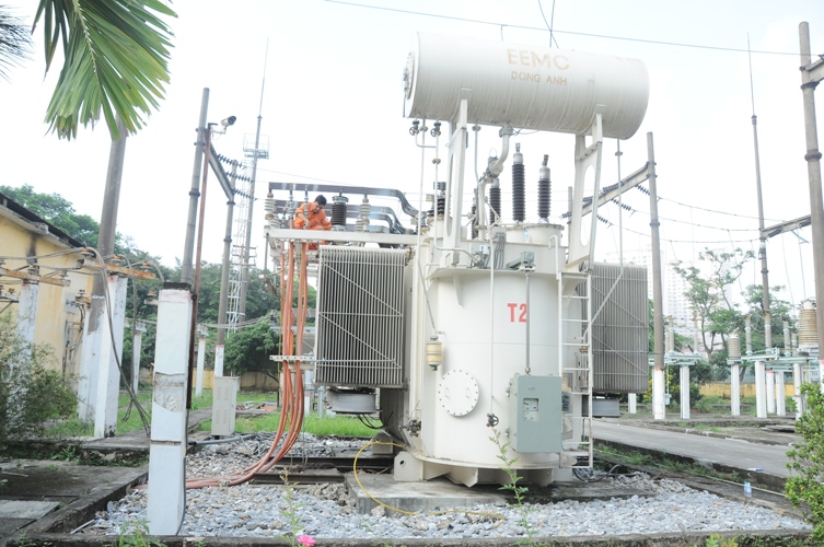 Khẩn trương khắc phục sự cố tại Trạm biến áp 110kV-E1 9, Nghĩa Đô Hà Nội