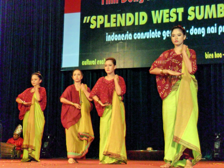 Binh Duong échanges culturels et artistiques Vietnam-Indonésie