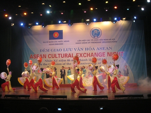 Spectacle en l’honneur du 46e anniversaire de l’ASEAN